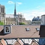 A Balcony On Notre Dame Parigi