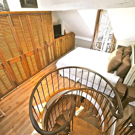 Apartment A Balcony On Notre Dame *