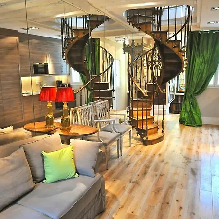 Apartman A Balcony On Notre Dame *