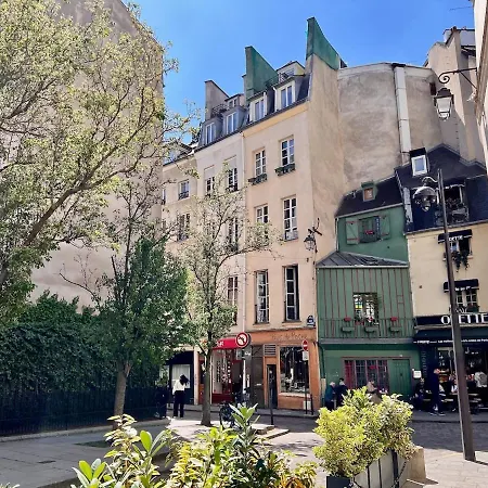 A Balcony On Notre Dame Lejlighed *
