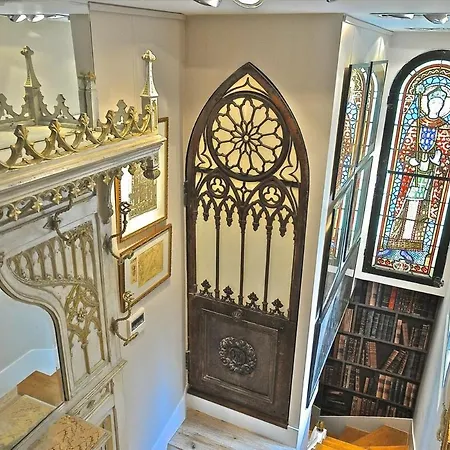 A Balcony On Notre Dame * パリ