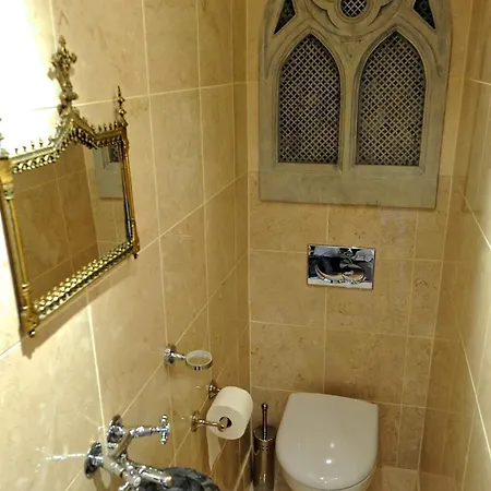 A Balcony On Notre Dame דירה פריז