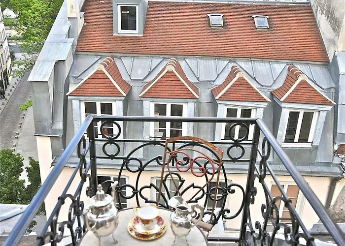 A Balcony On Notre Dame Apartment