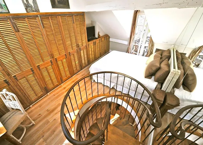 Apartment A Balcony On Notre Dame *