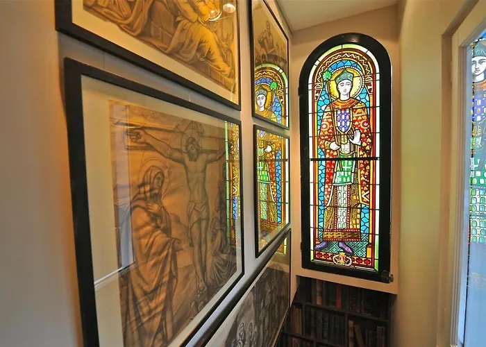 A Balcony On Notre Dame باريس