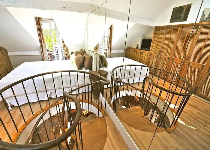 شقة A Balcony On Notre Dame *